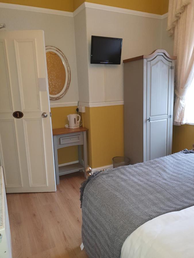 J'S Mayfair Guest House Blackpool Exterior foto